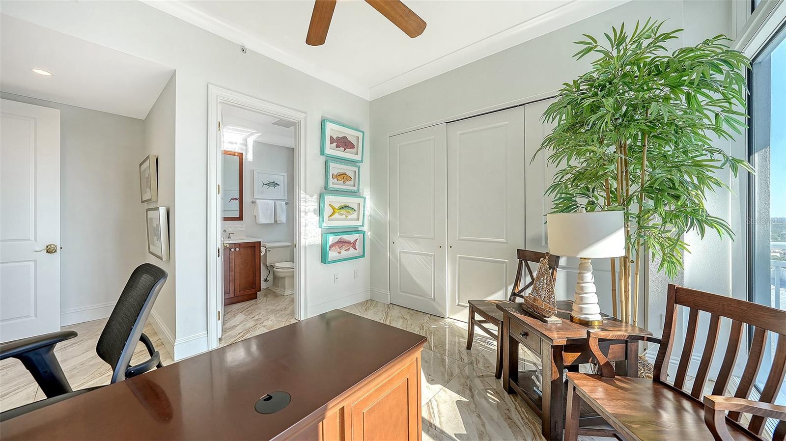 Image 23 of 51 For 1350 Main Street Ph-1701