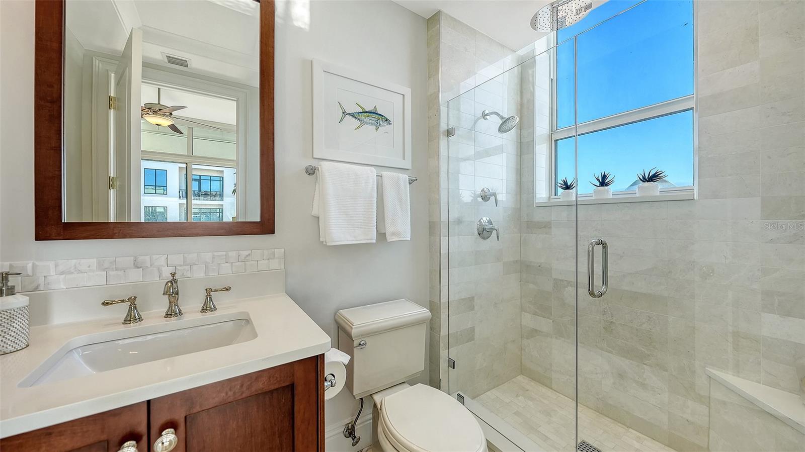 Image 25 of 51 For 1350 Main Street Ph-1701