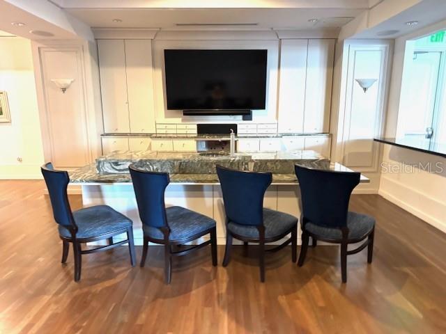 Image 34 of 51 For 1350 Main Street Ph-1701