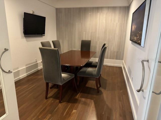 Image 38 of 51 For 1350 Main Street Ph-1701