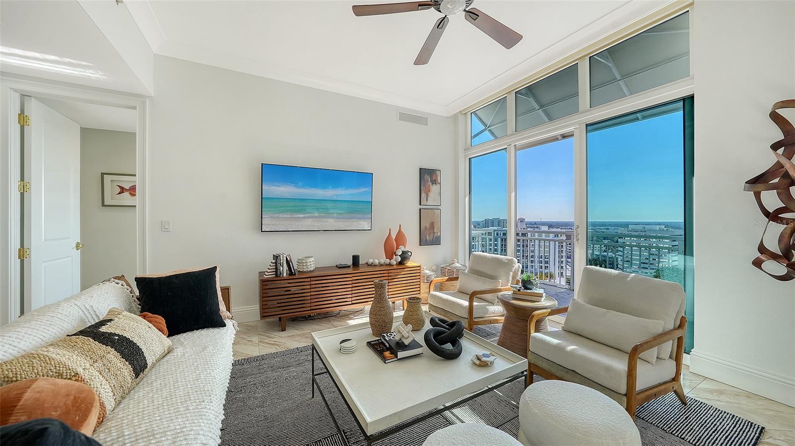 Image 6 of 51 For 1350 Main Street Ph-1701