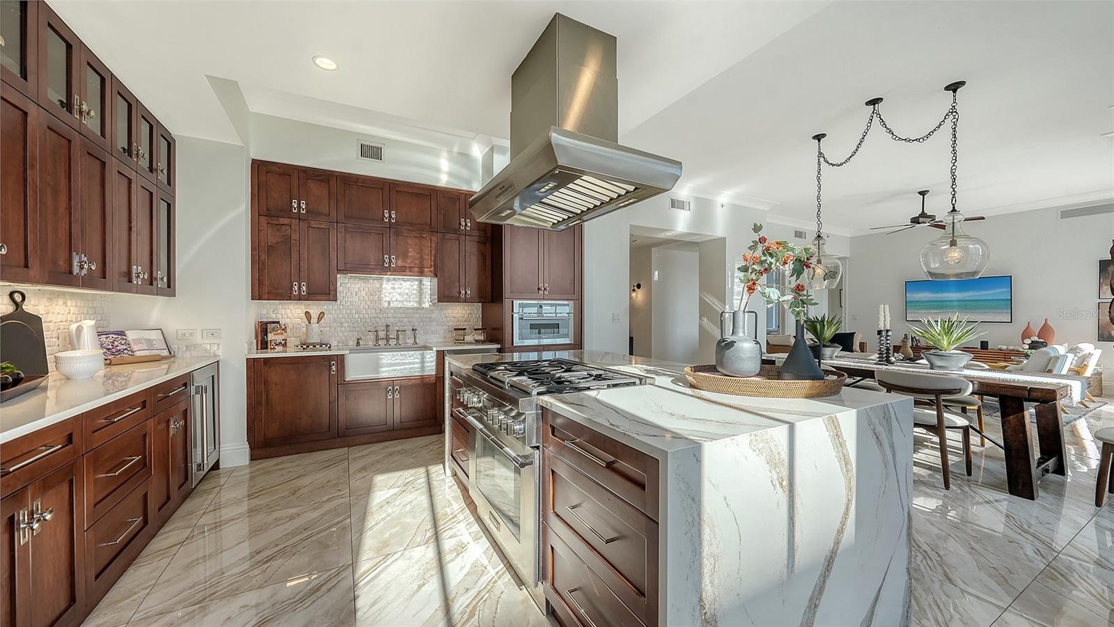 Image 9 of 51 For 1350 Main Street Ph-1701