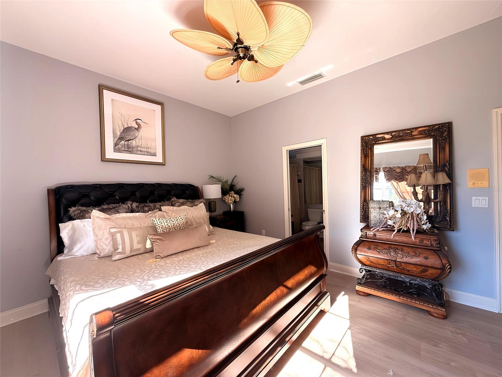 Image 16 of 30 For 405 Wellington Court