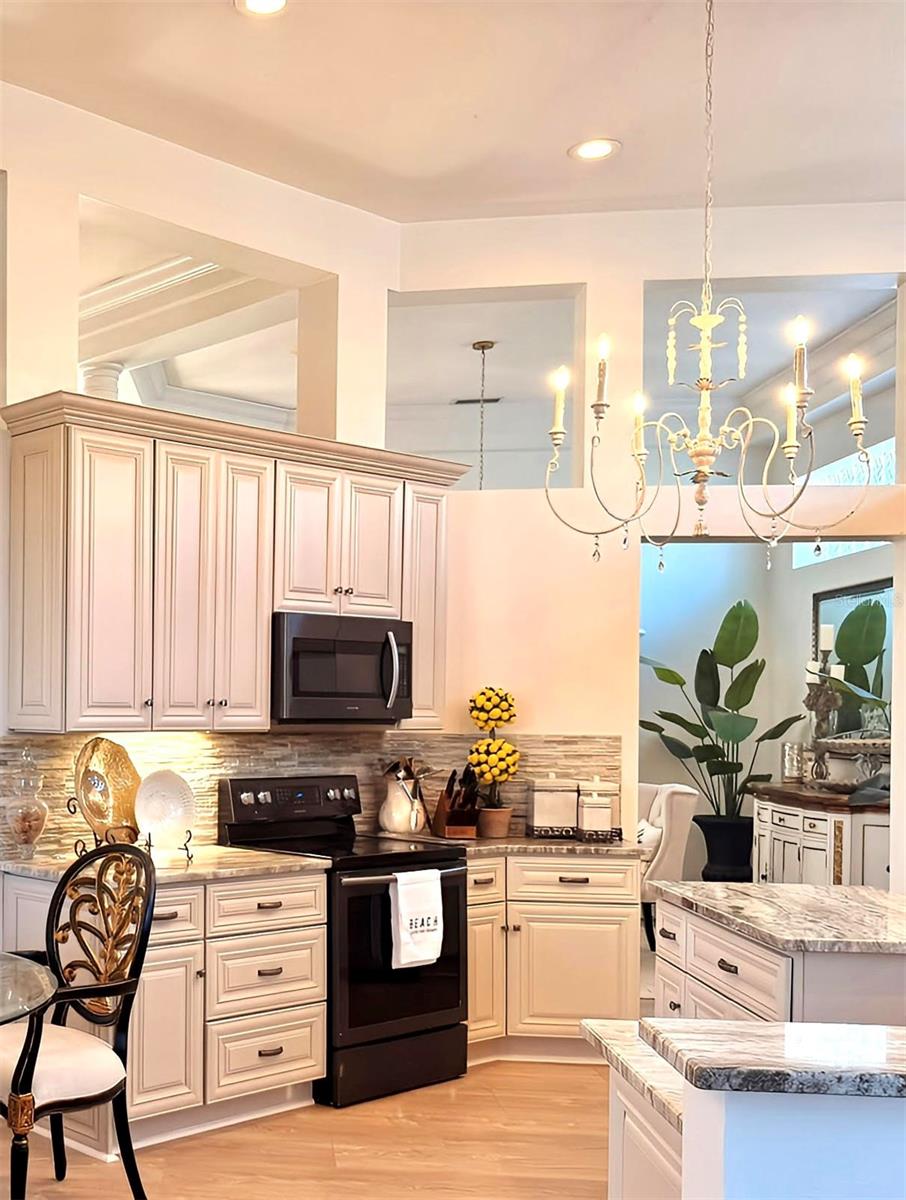 Image 5 of 30 For 405 Wellington Court