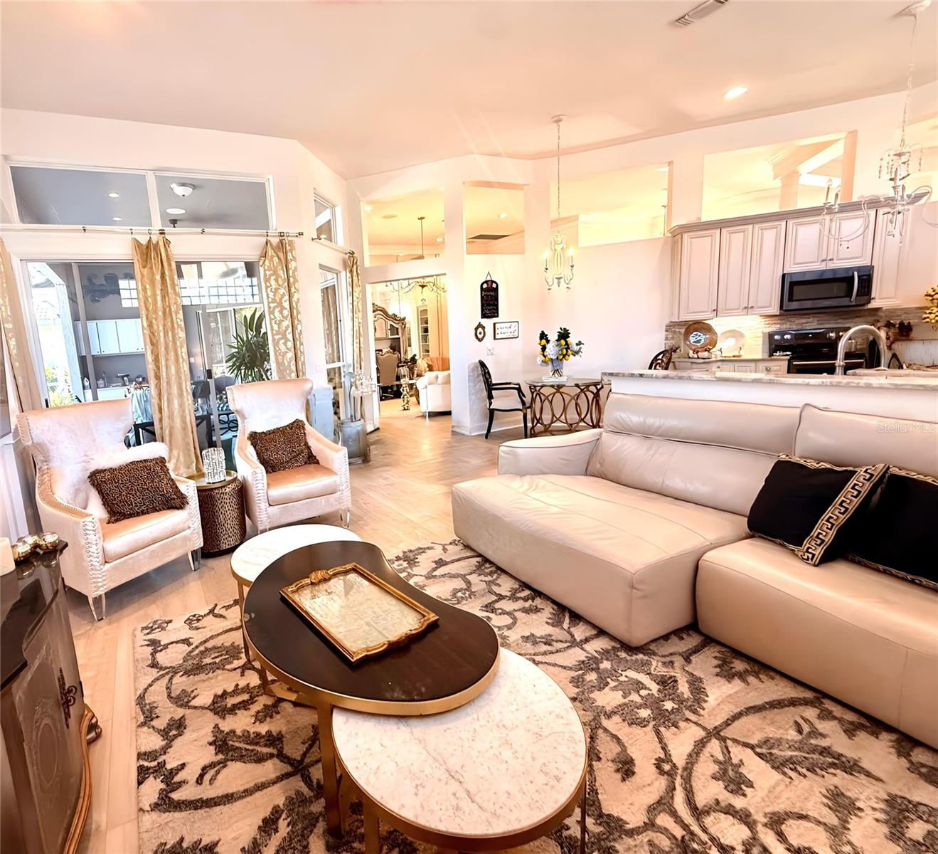 Image 7 of 30 For 405 Wellington Court