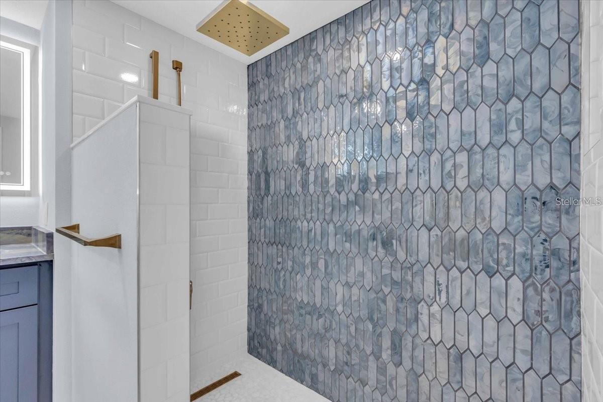 Image 25 of 56 For 1211 Gulf Of Mexico Drive 403