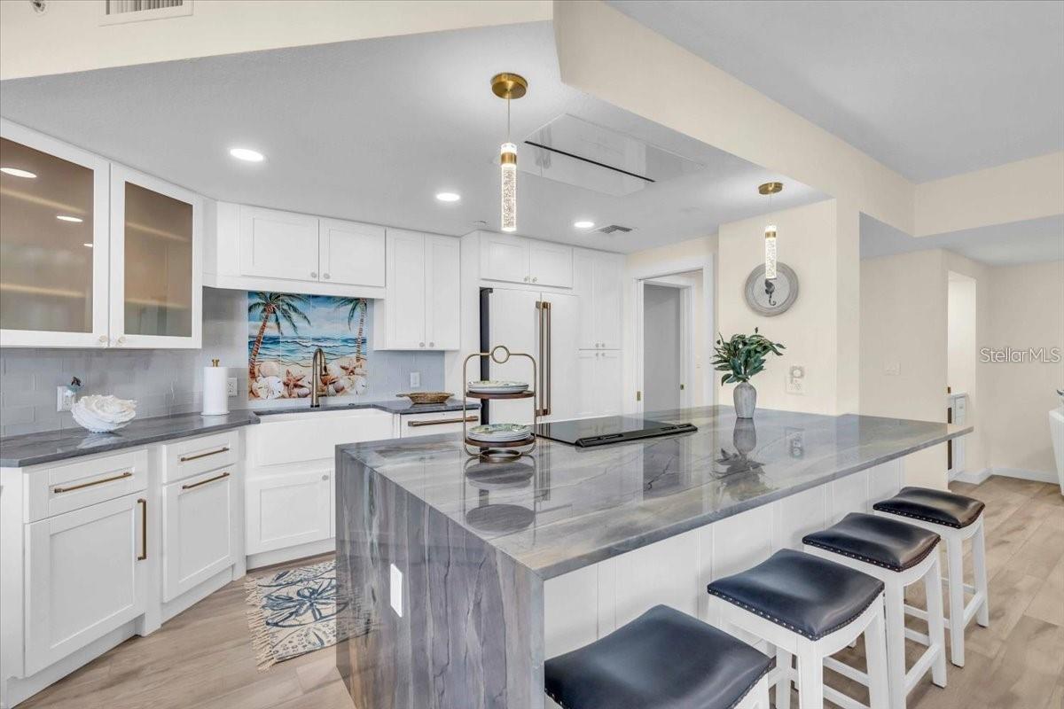 Image 5 of 56 For 1211 Gulf Of Mexico Drive 403