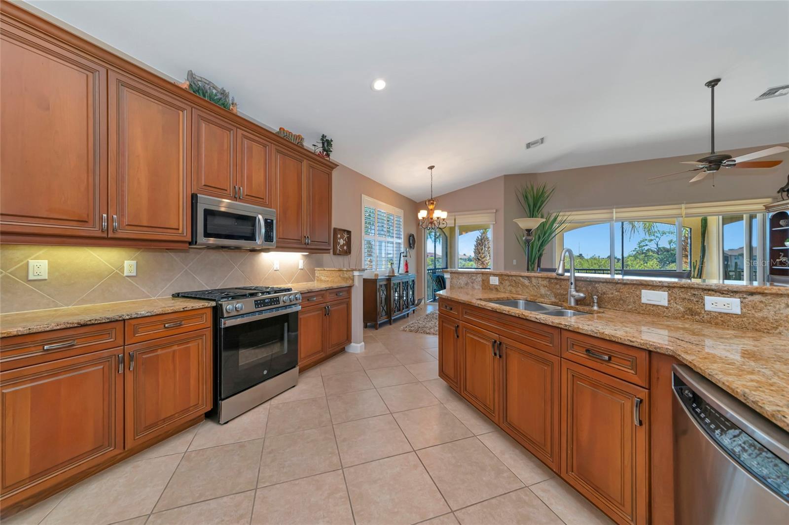 Image 18 of 87 For 206 Bella Vista Terrace 29c