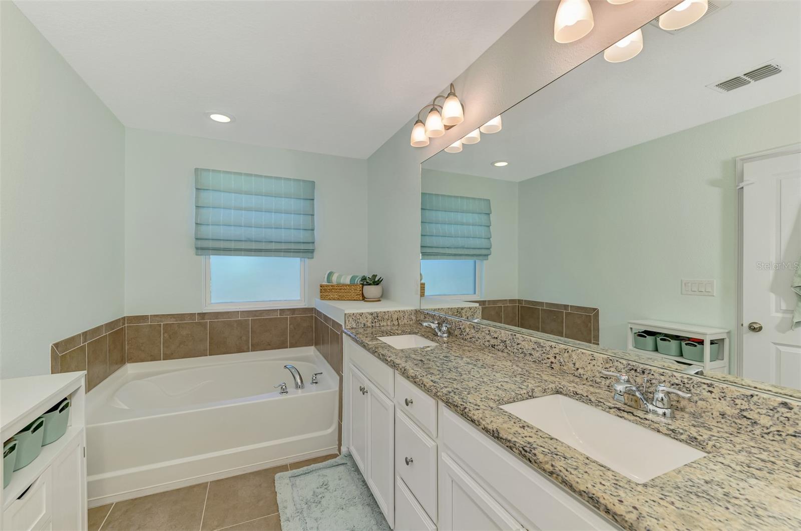 Image 37 of 65 For 12369 Trailhead Drive