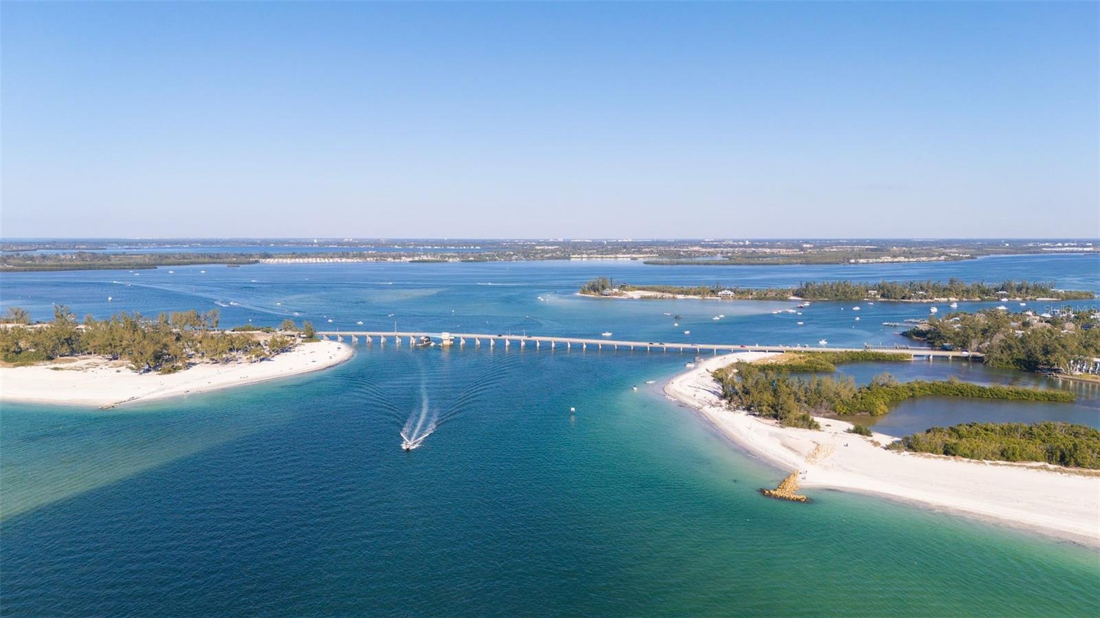 Image 19 of 25 For 8301 Marina Drive 8