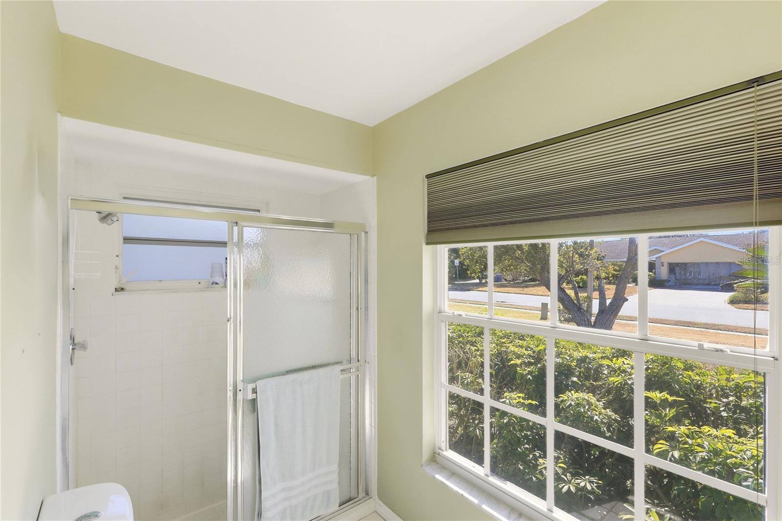 Image 29 of 49 For 4841 9th Avenue E