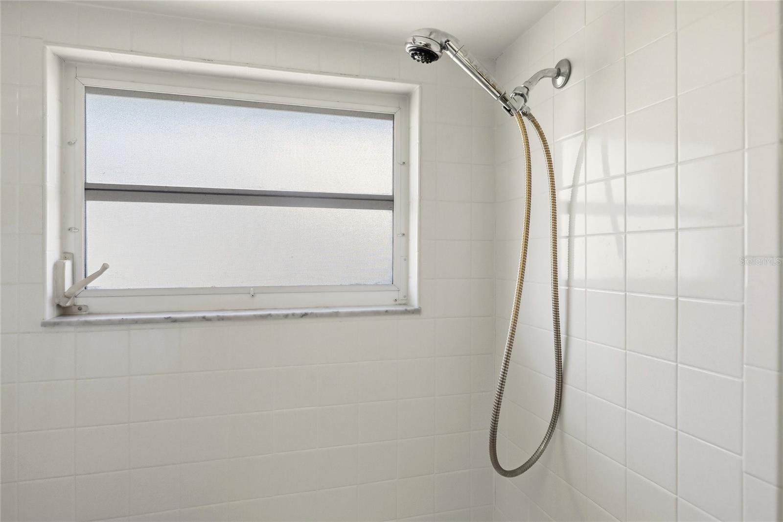 Image 34 of 49 For 4841 9th Avenue E