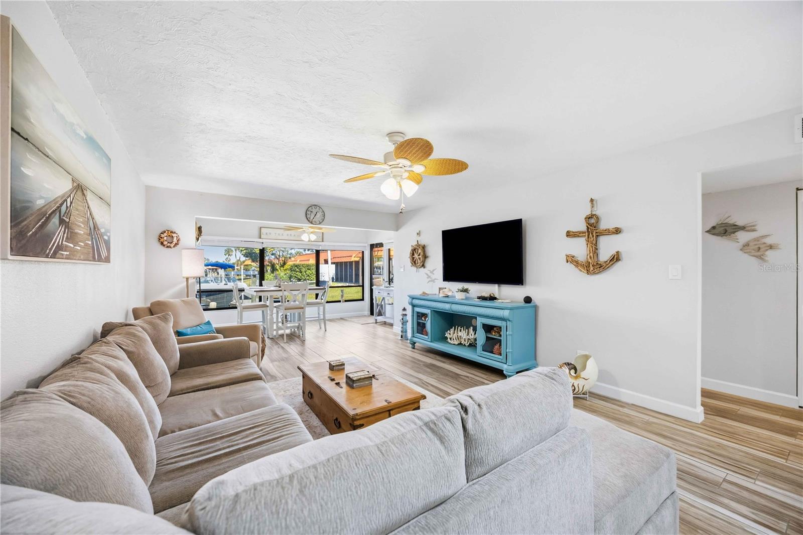 Image 10 of 67 For 9606 Valencia Cove