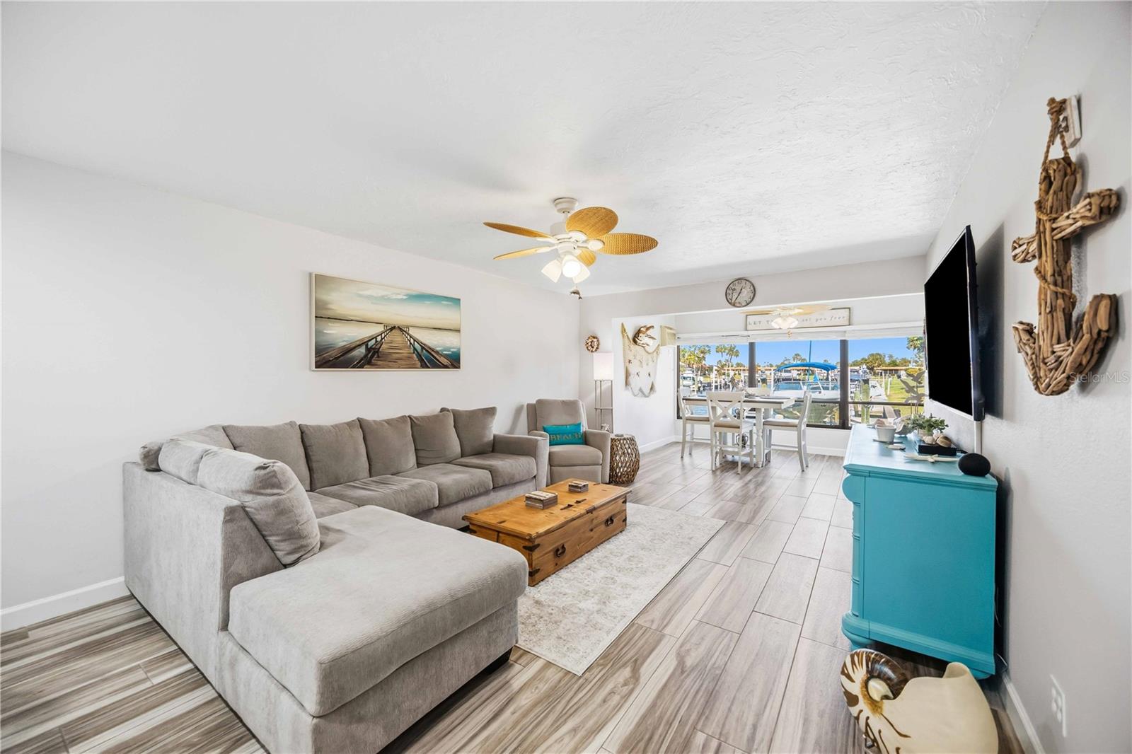 Image 11 of 67 For 9606 Valencia Cove