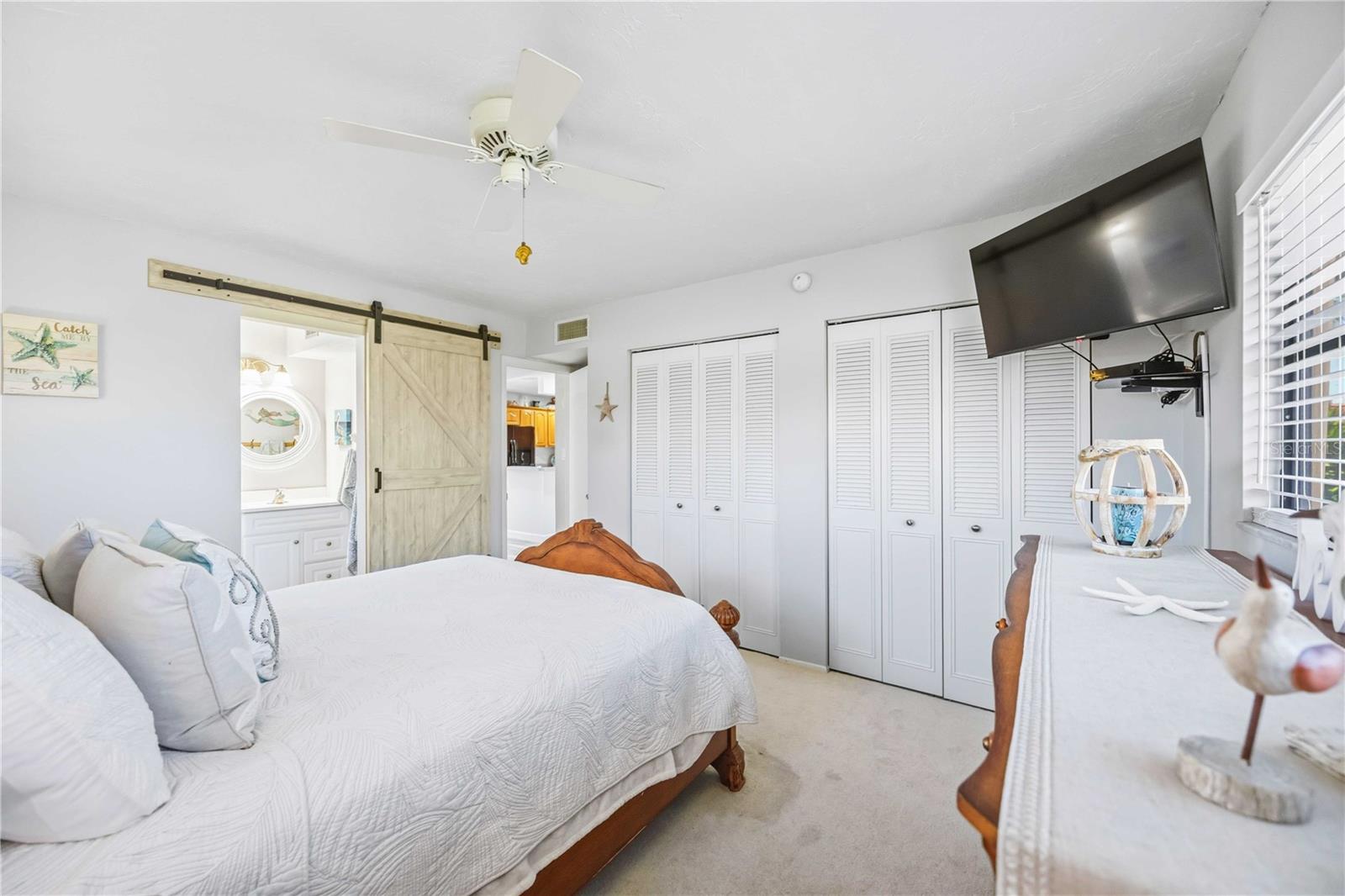 Image 23 of 67 For 9606 Valencia Cove