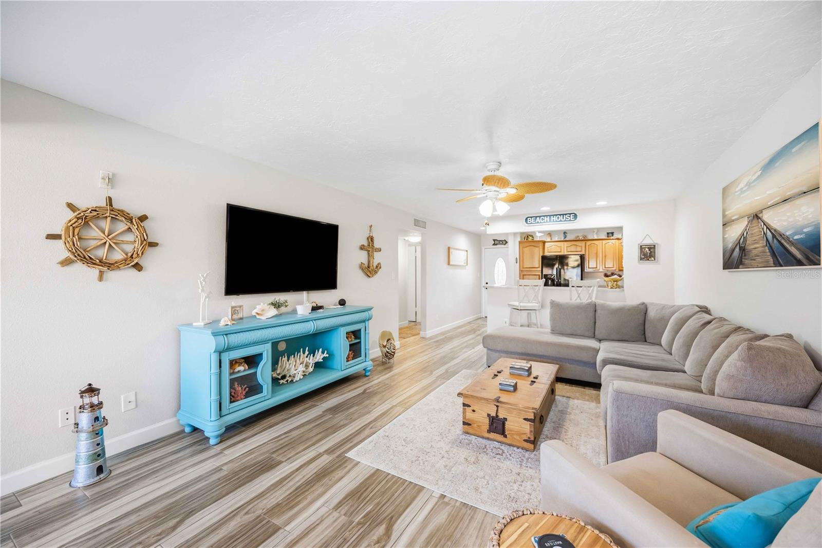 Image 3 of 67 For 9606 Valencia Cove