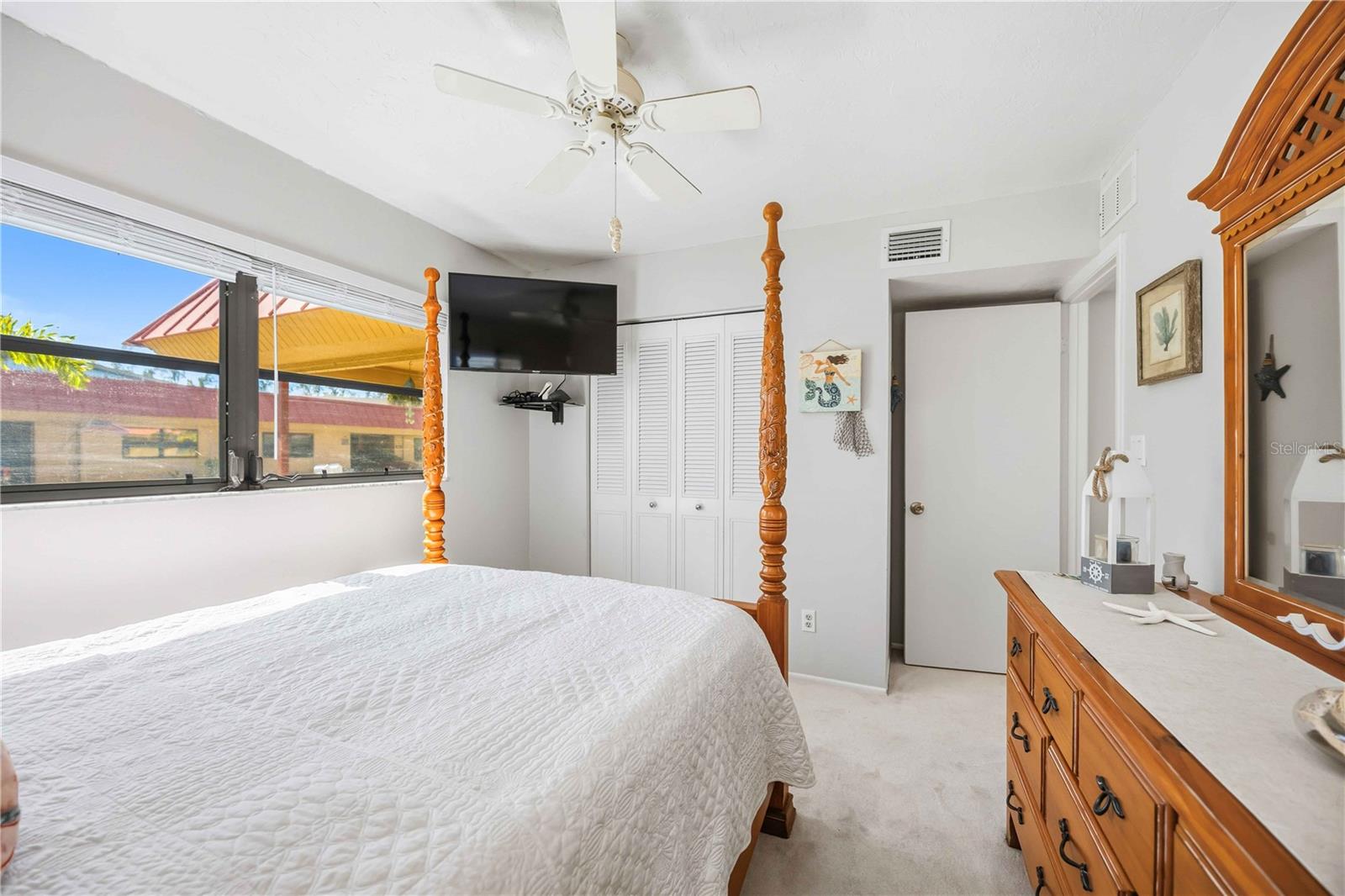 Image 30 of 67 For 9606 Valencia Cove