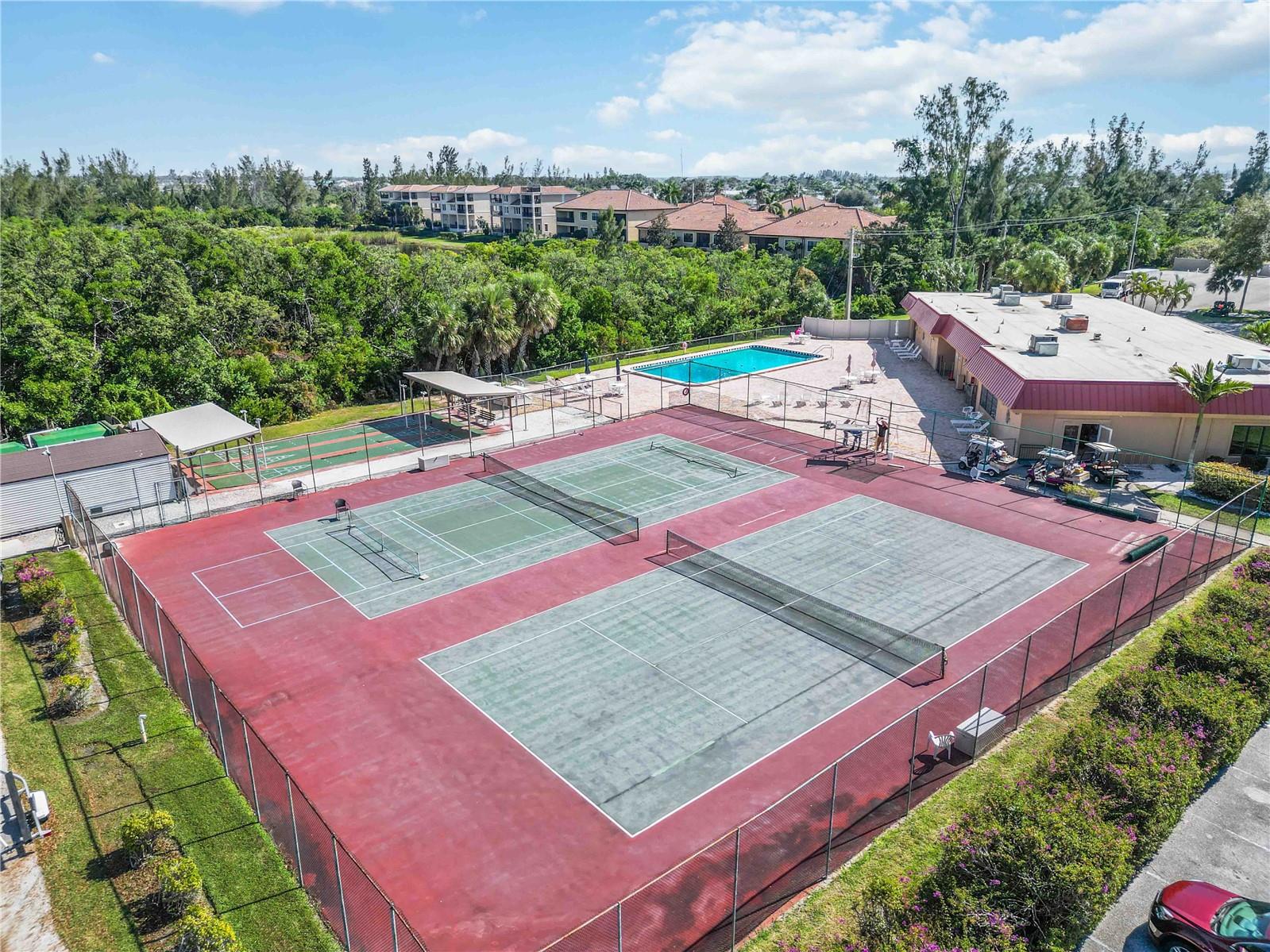 Image 39 of 67 For 9606 Valencia Cove