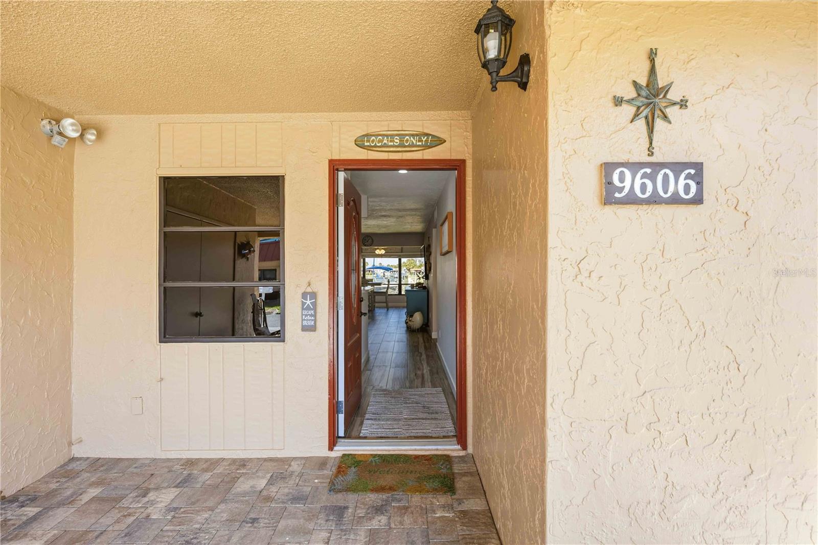 Image 7 of 67 For 9606 Valencia Cove