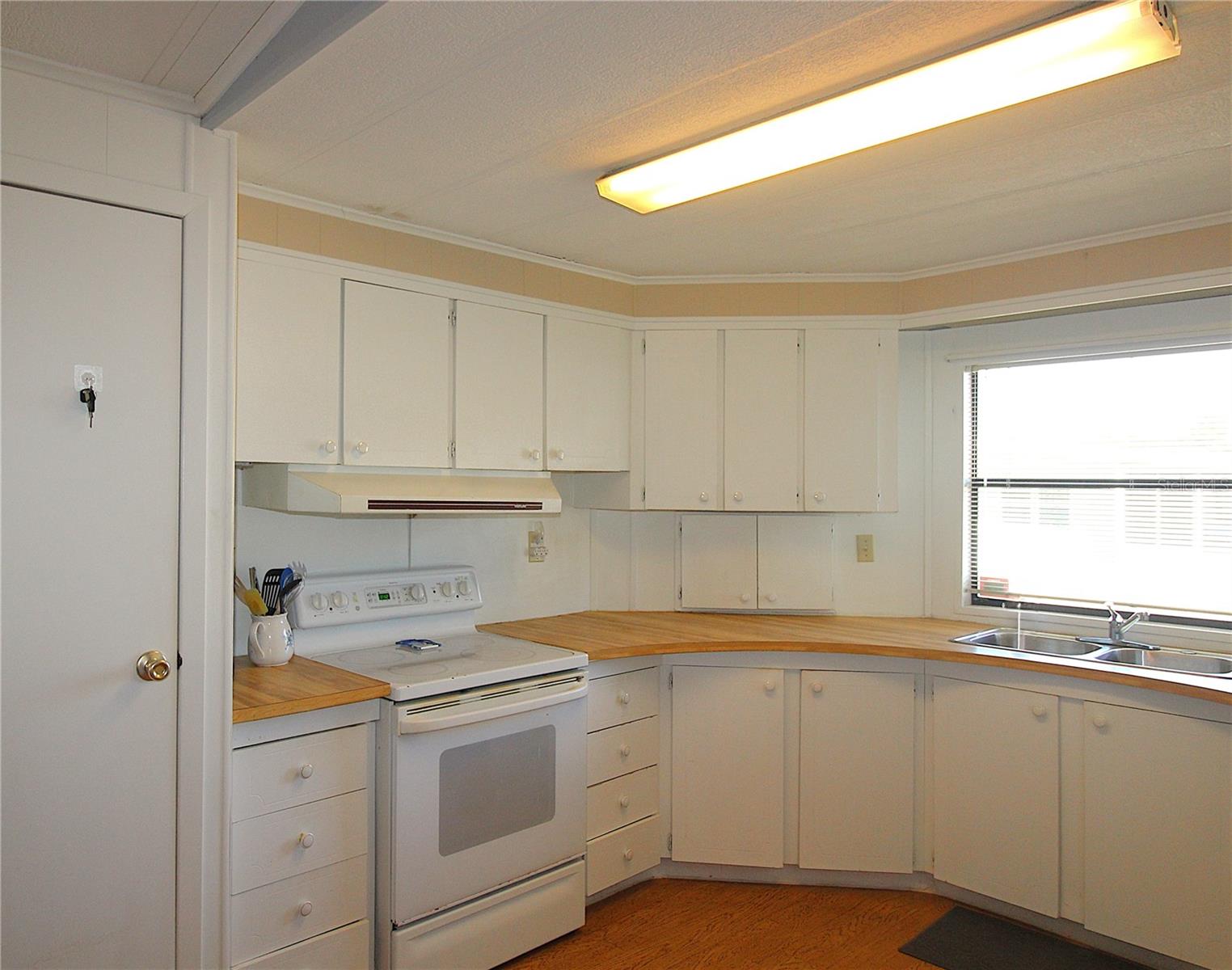 Image 5 of 26 For 5580 Stonehaven Lane