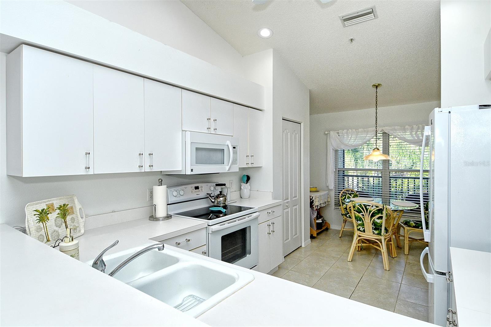 Image 18 of 54 For 5221 Mahogany Run Avenue 223