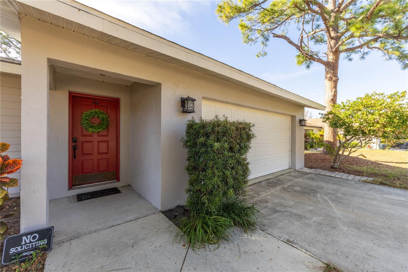 Image 12 of 48 For 8457 Cypress Lake Circle