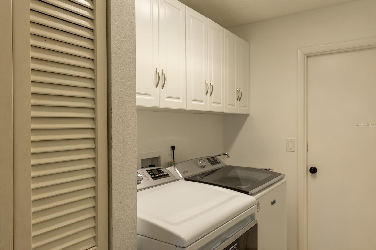 Image 17 of 48 For 8457 Cypress Lake Circle