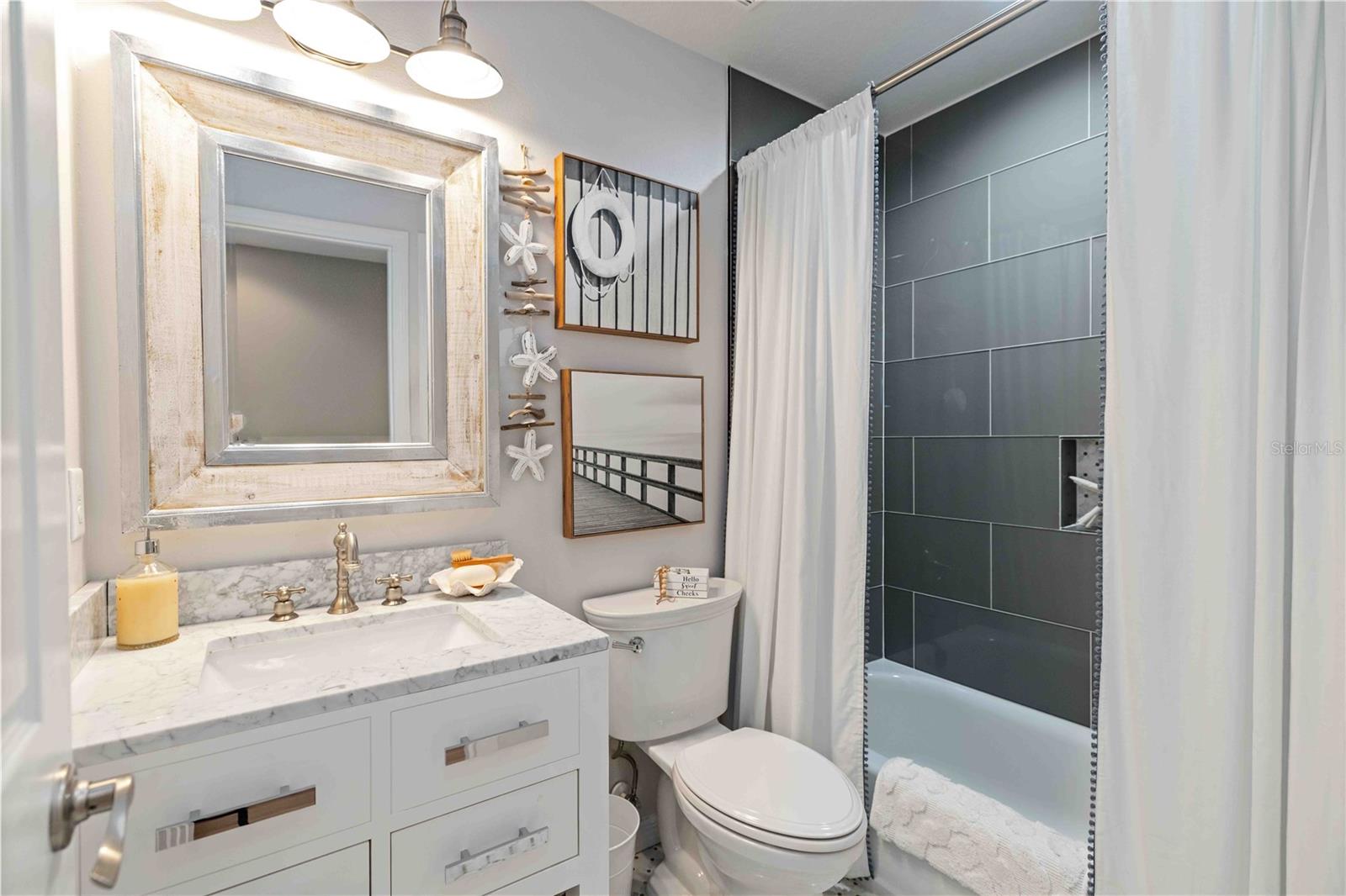 Image 19 of 57 For 9040 White Sage Loop