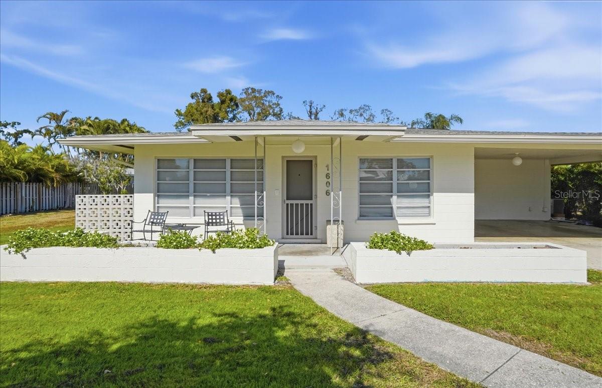 Image 3 of 31 For 1606 4th Street W