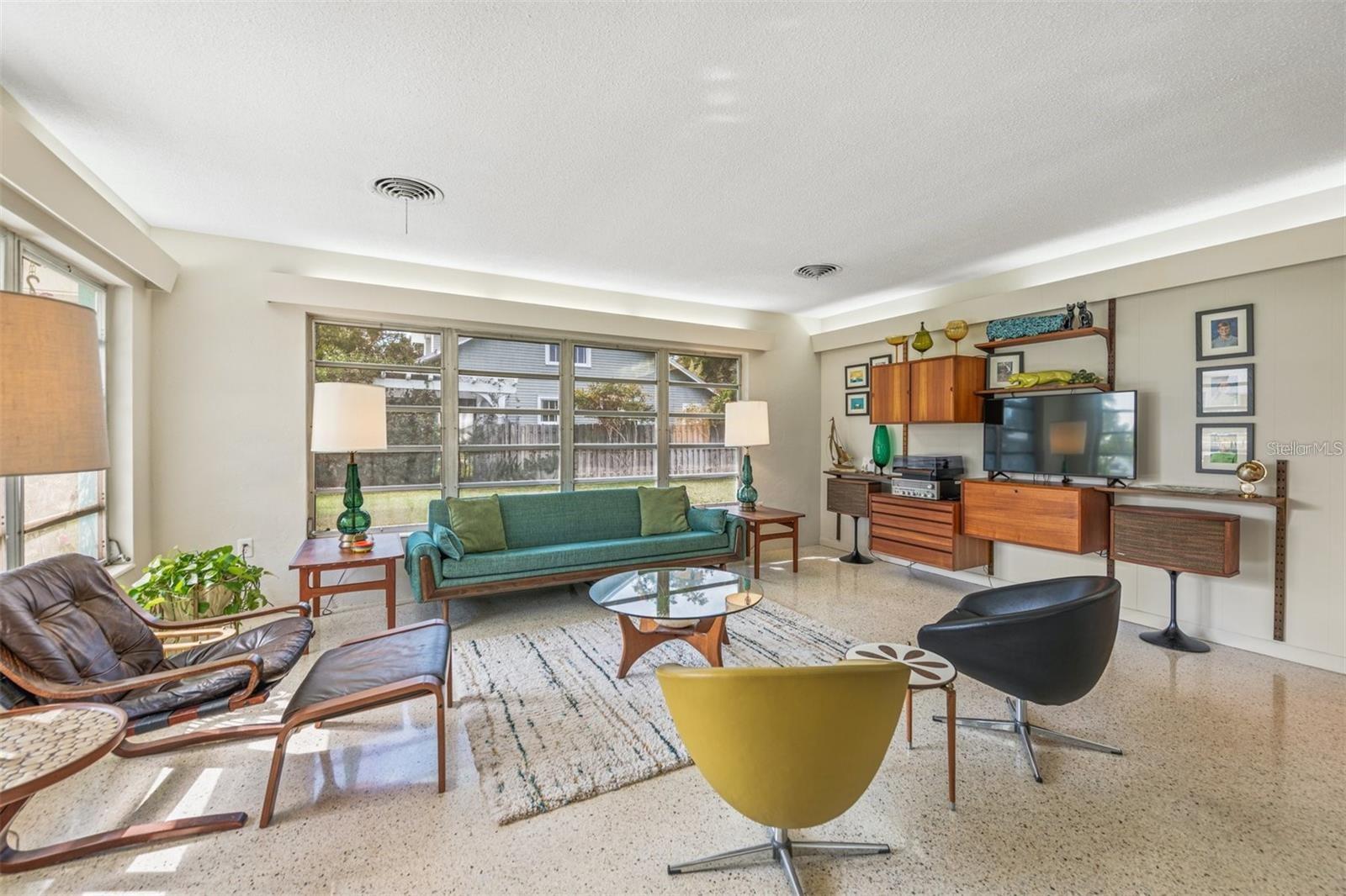 Image 5 of 31 For 1606 4th Street W