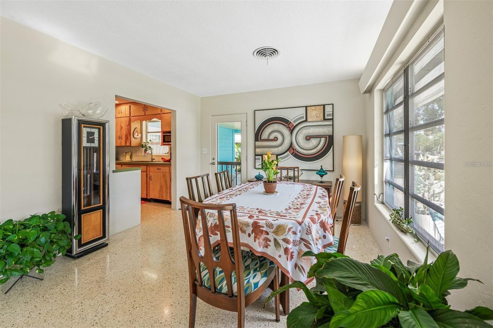 Image 7 of 31 For 1606 4th Street W