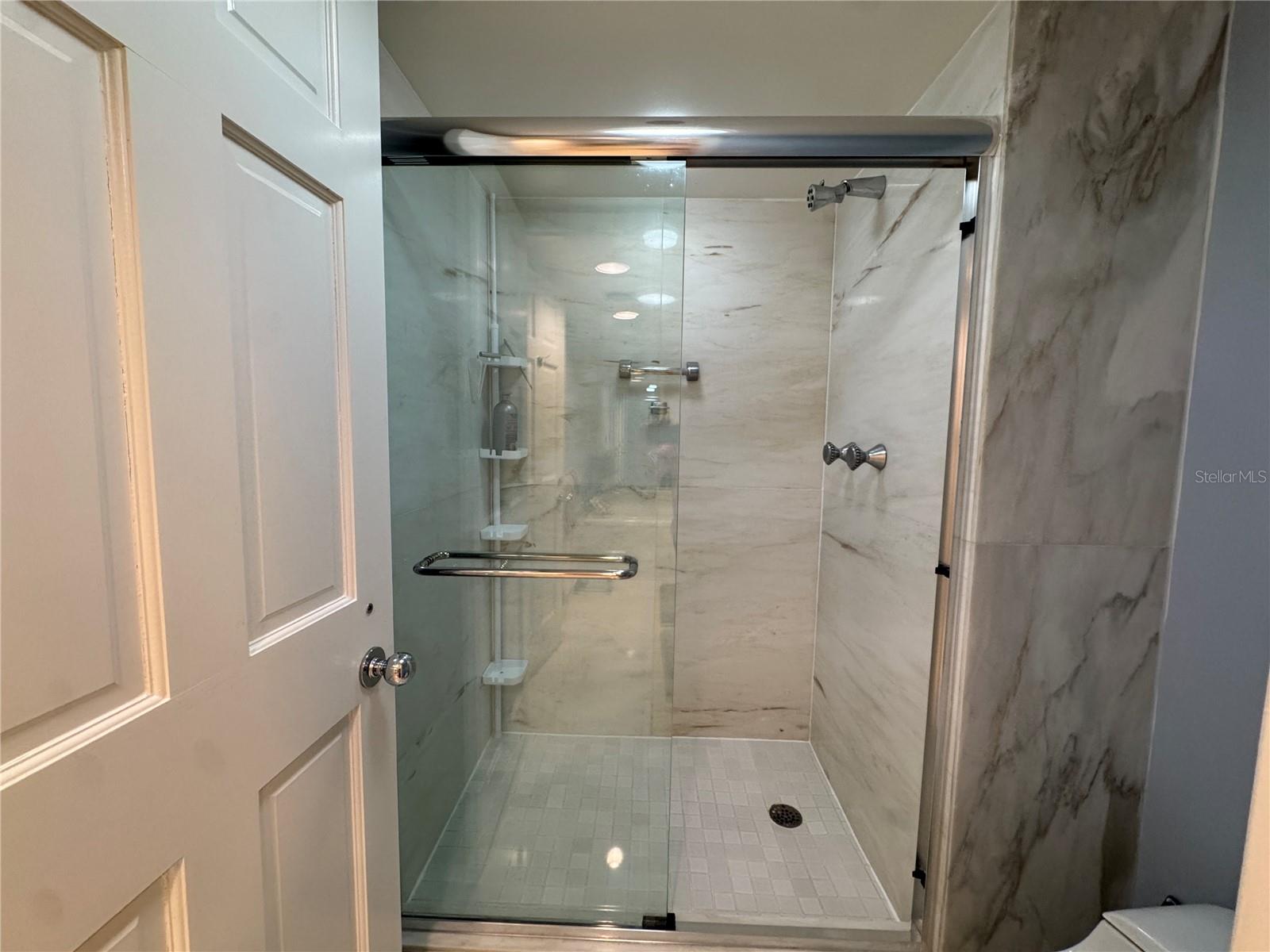 Image 18 of 30 For 775 Longboat Club Road 401