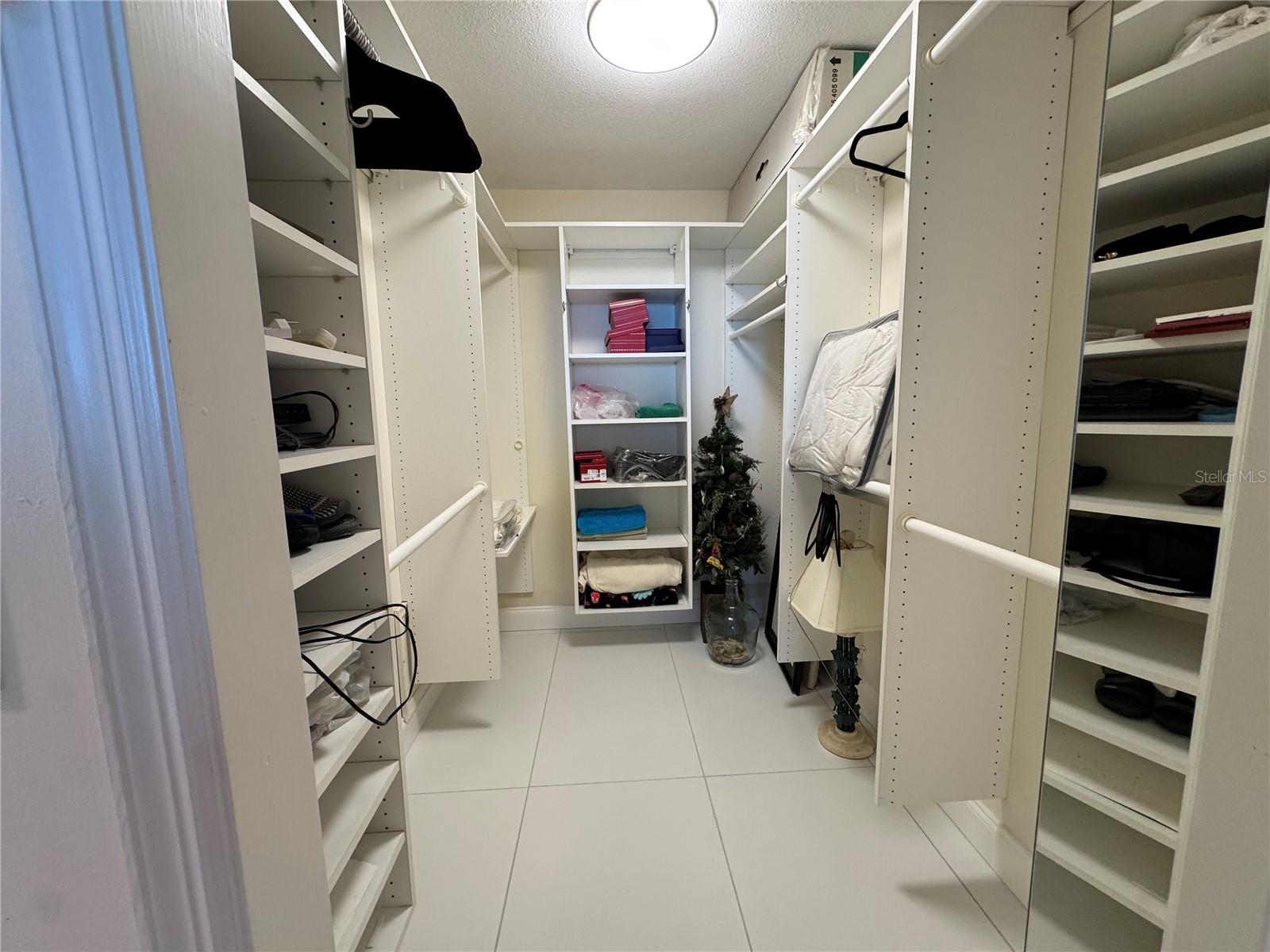 Image 19 of 30 For 775 Longboat Club Road 401