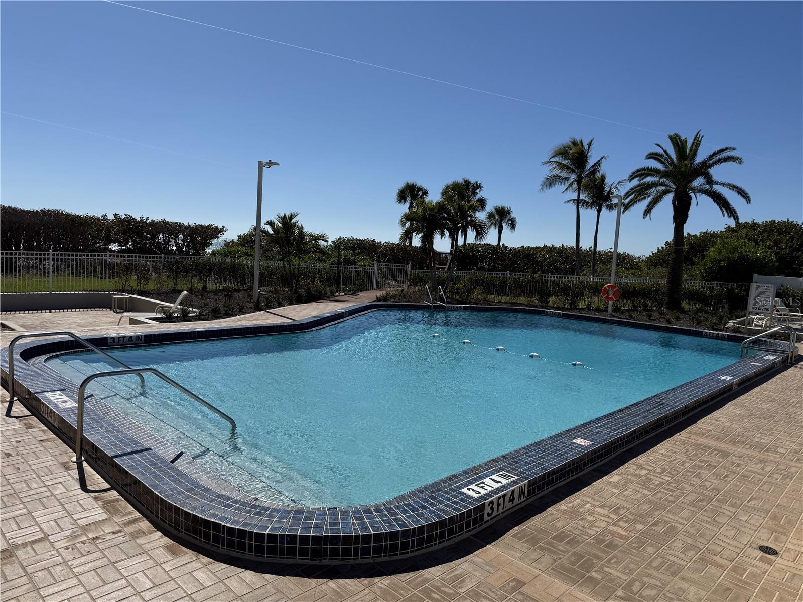 Image 26 of 30 For 775 Longboat Club Road 401