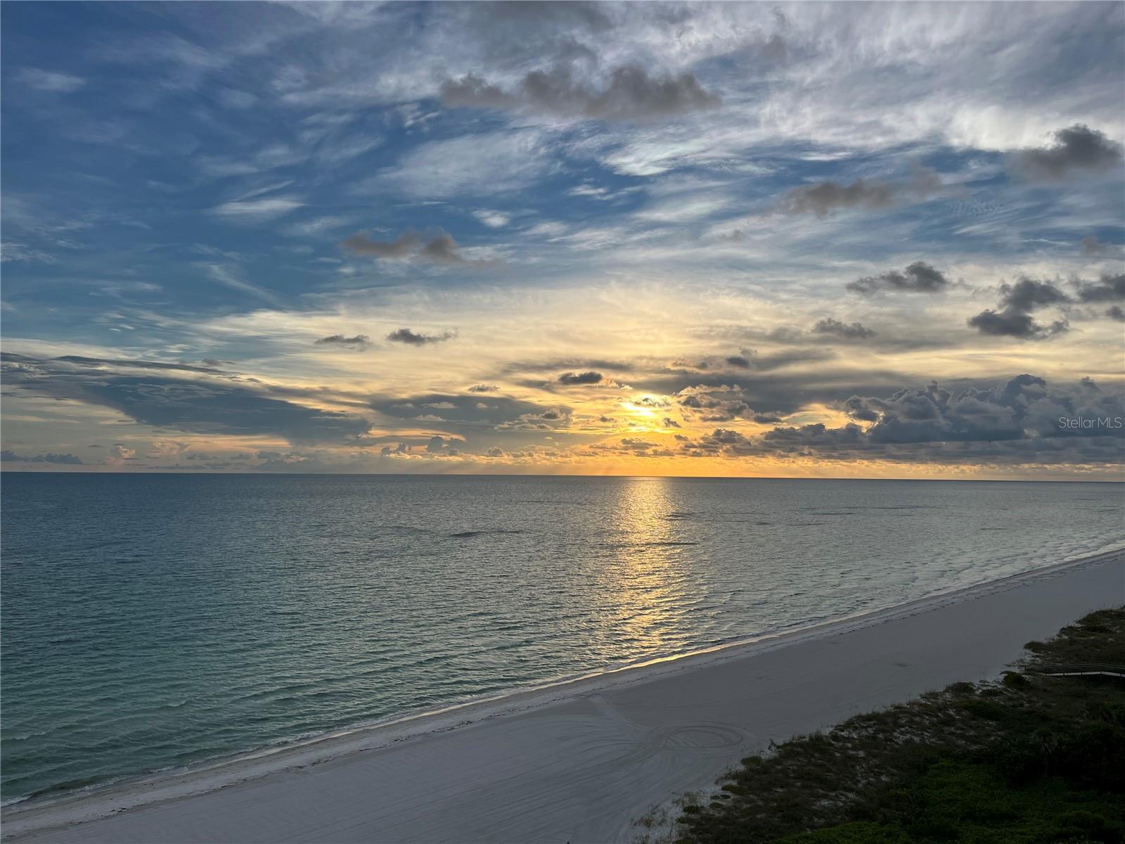 Image 4 of 30 For 775 Longboat Club Road 401