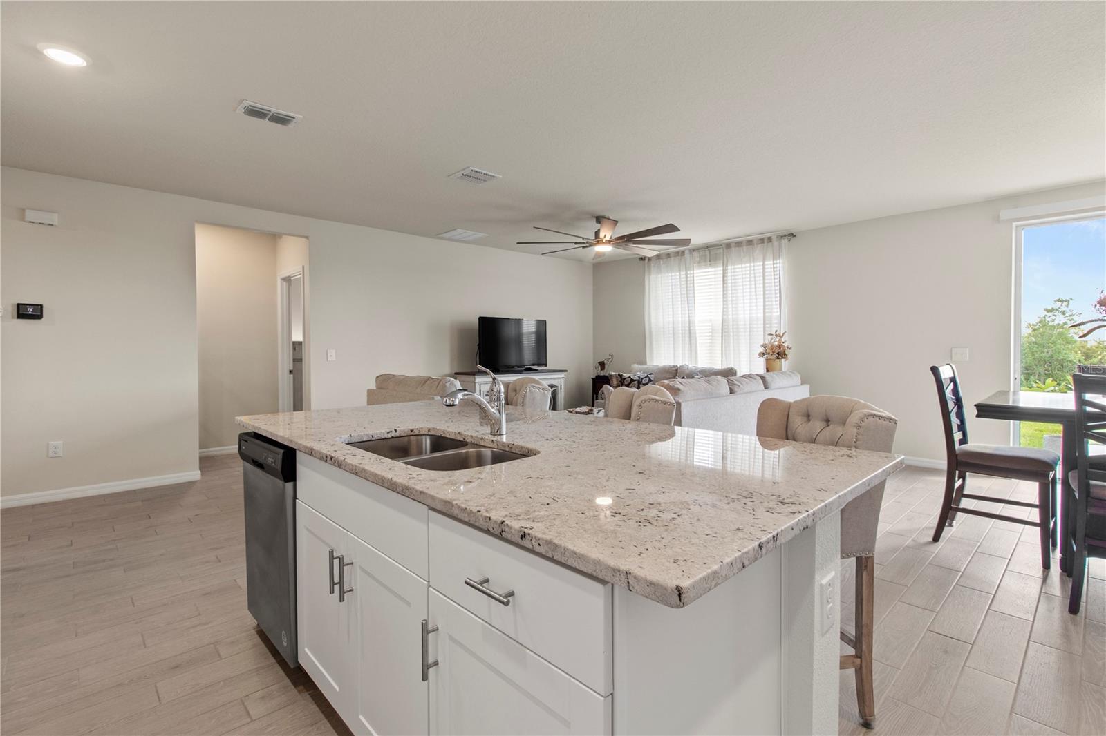 Image 10 of 90 For 10170 Daybreak Glen