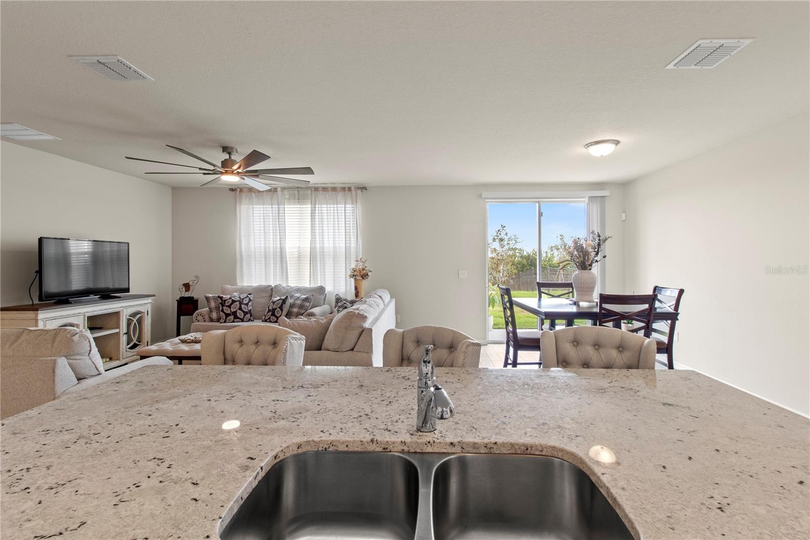 Image 12 of 90 For 10170 Daybreak Glen