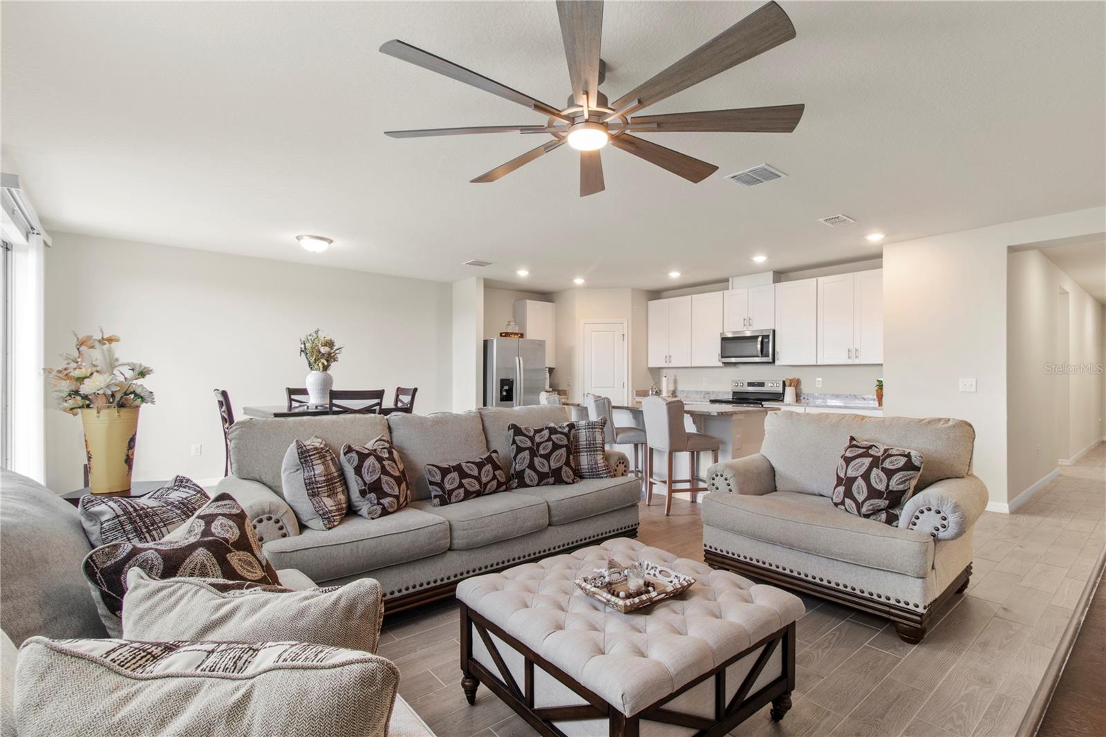 Image 15 of 90 For 10170 Daybreak Glen