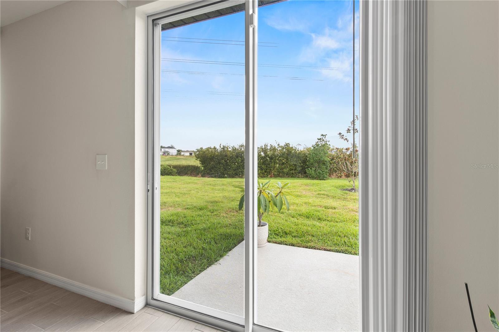 Image 24 of 90 For 10170 Daybreak Glen