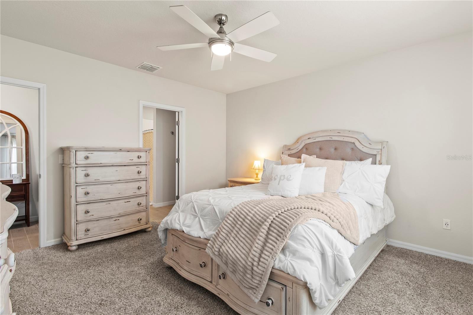 Image 26 of 90 For 10170 Daybreak Glen