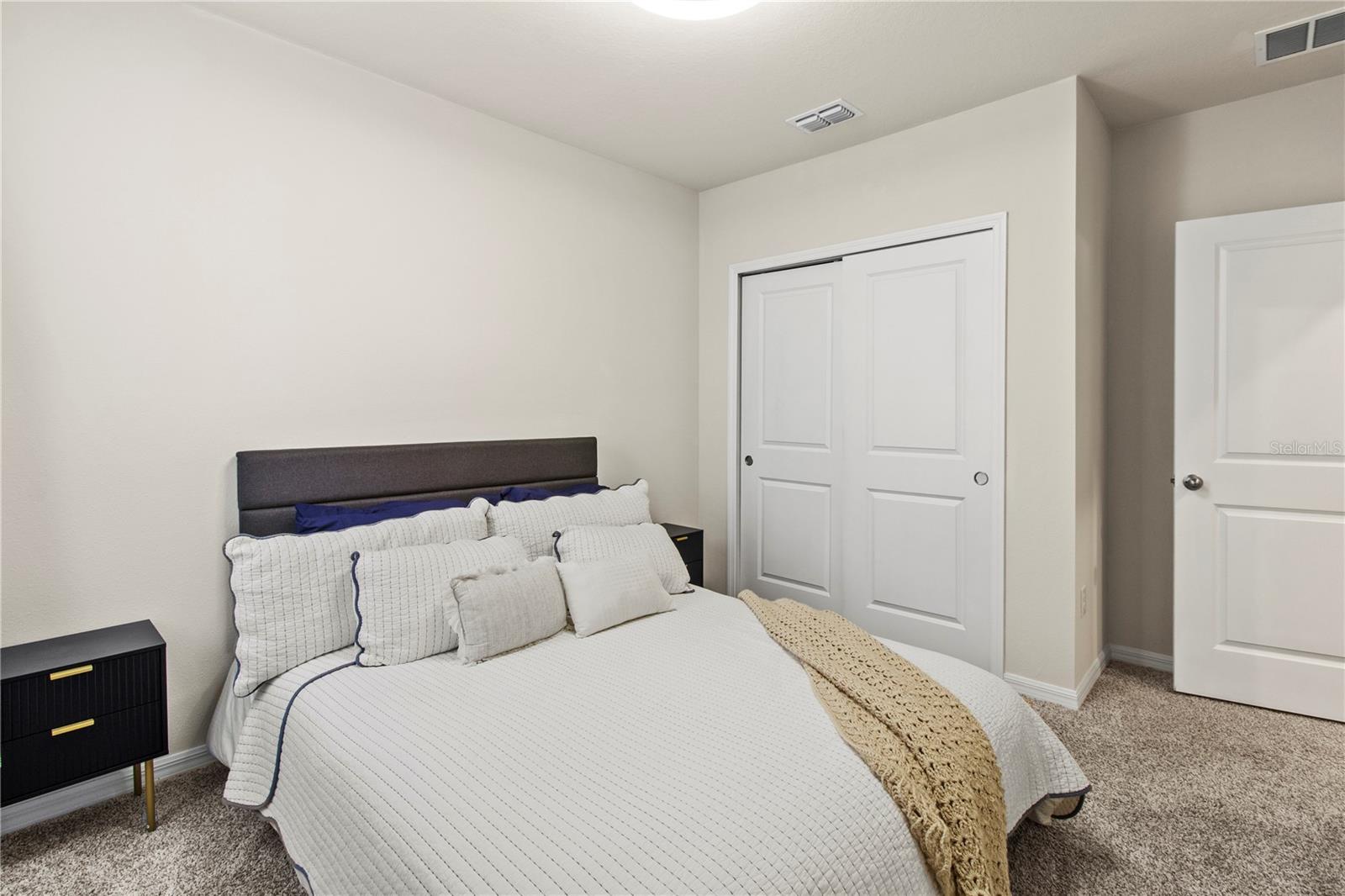 Image 34 of 90 For 10170 Daybreak Glen