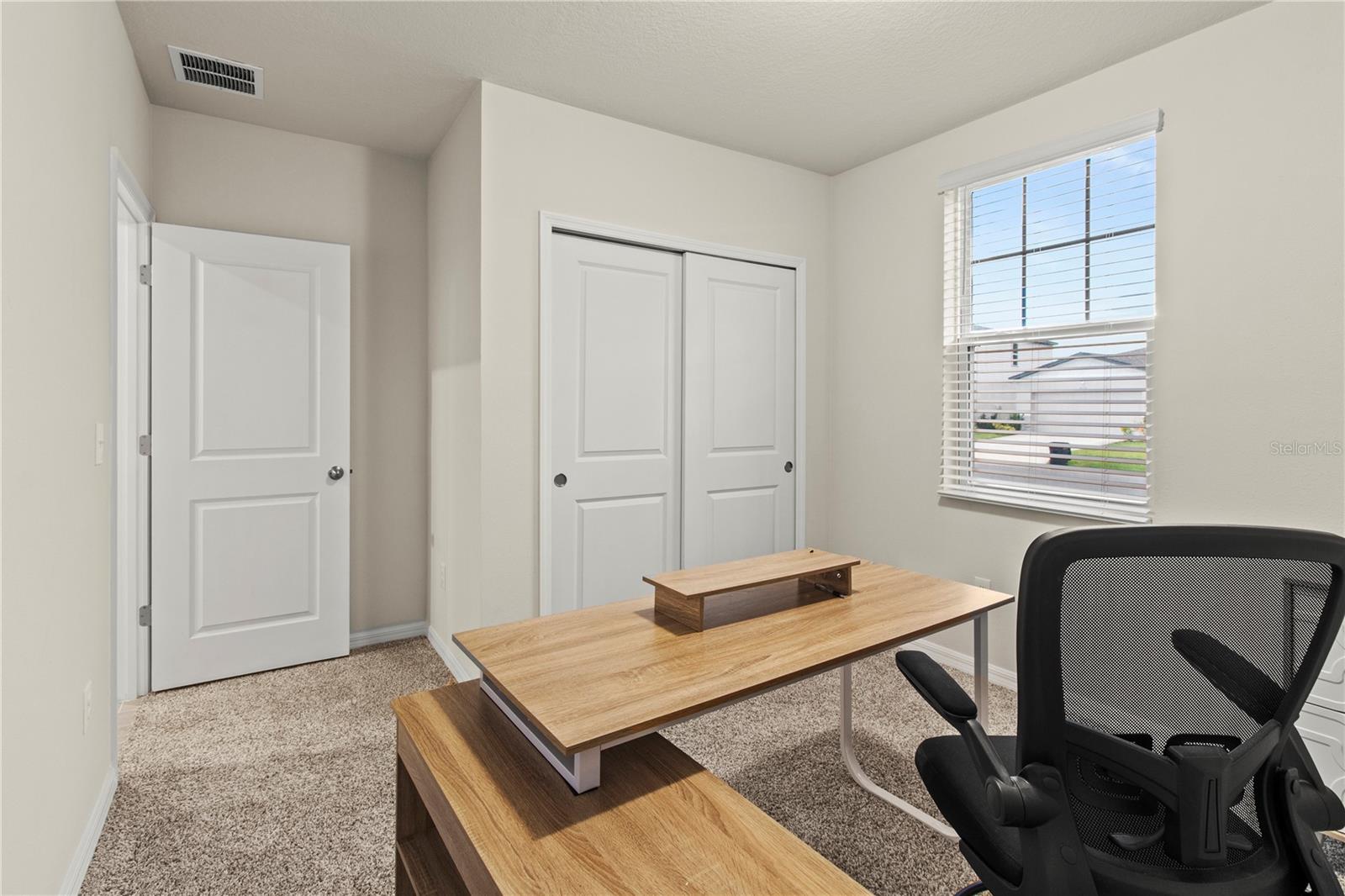 Image 38 of 90 For 10170 Daybreak Glen