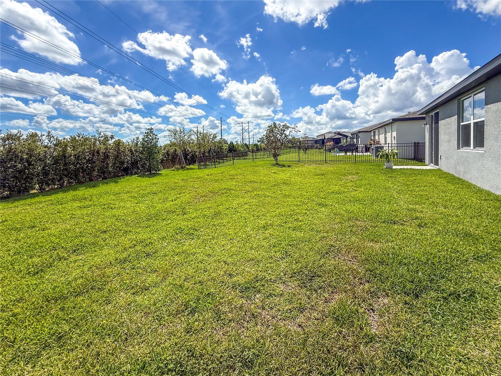 Image 54 of 90 For 10170 Daybreak Glen