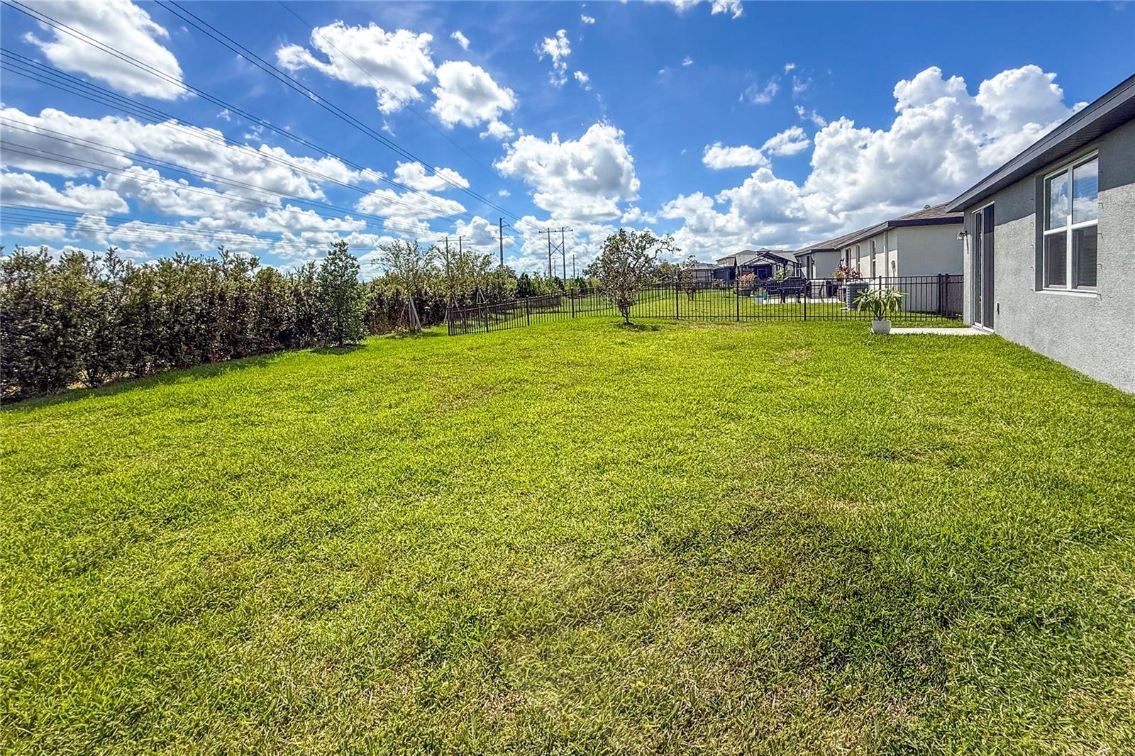 Image 62 of 90 For 10170 Daybreak Glen