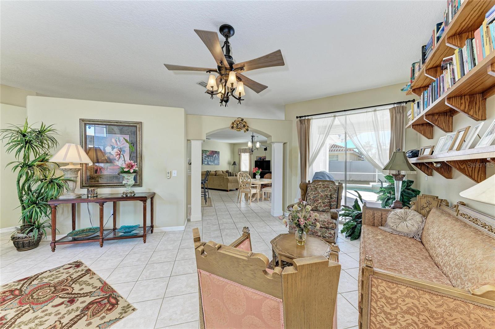 Image 11 of 50 For 7122 42nd Court E