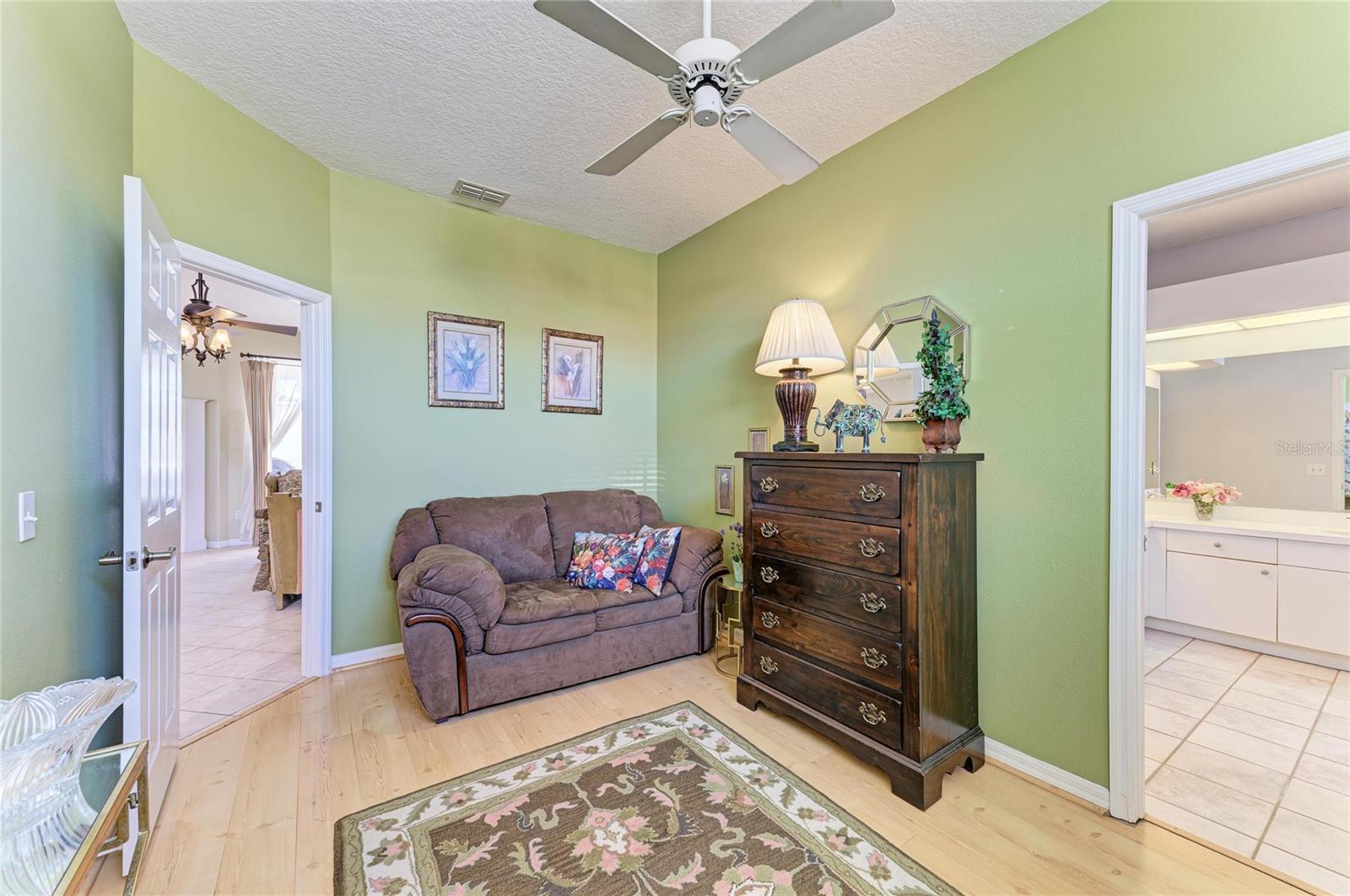 Image 12 of 50 For 7122 42nd Court E