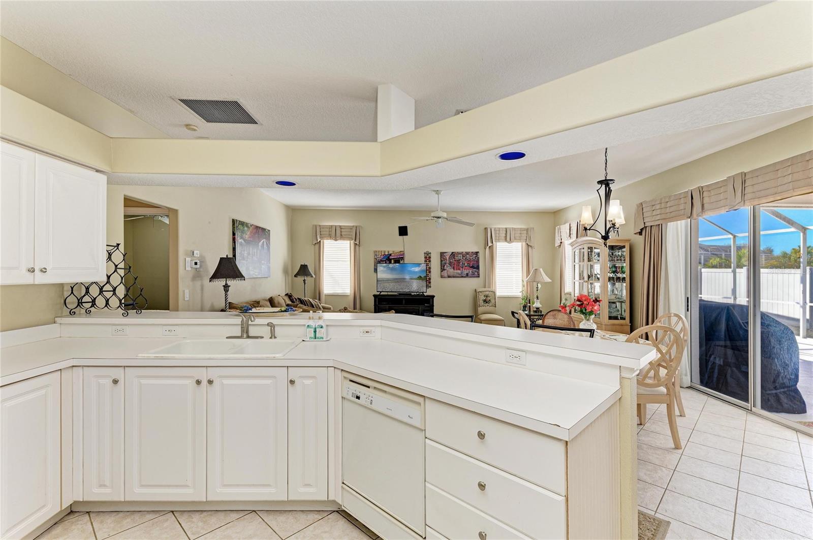 Image 25 of 50 For 7122 42nd Court E