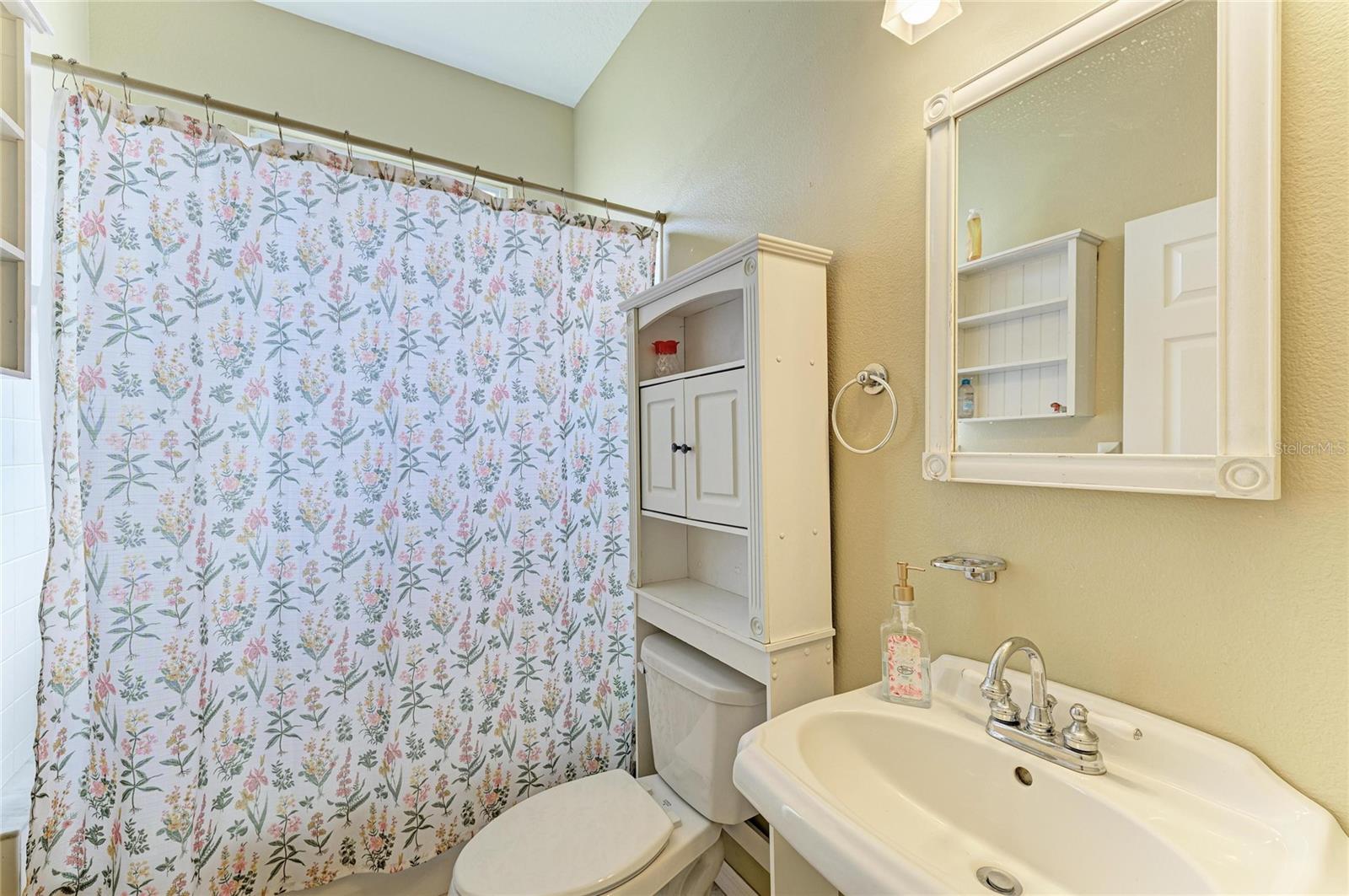 Image 37 of 50 For 7122 42nd Court E