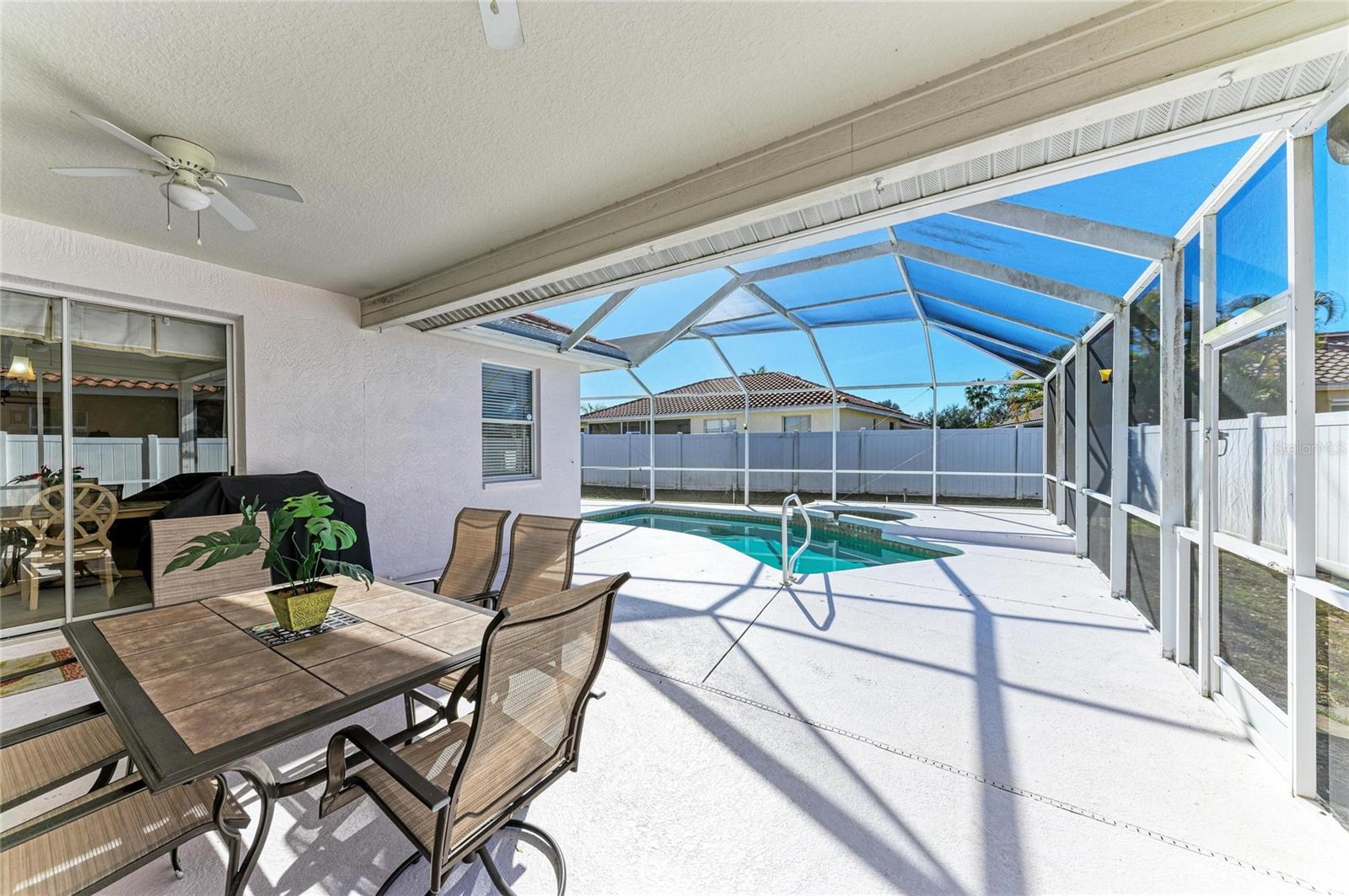 Image 42 of 50 For 7122 42nd Court E