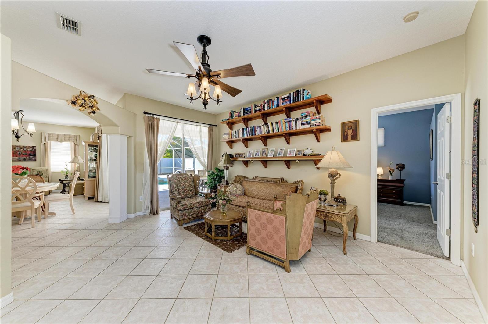 Image 9 of 50 For 7122 42nd Court E